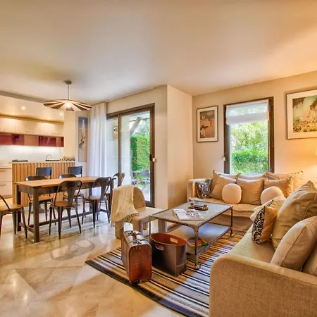 Апартаменты Lovely Flat With Private Garden
