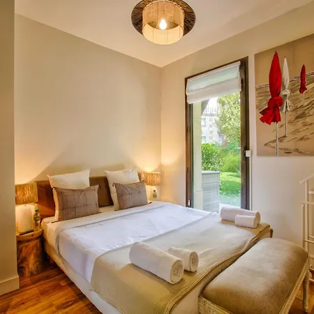 Lovely Flat With Private Garden * Довиль
