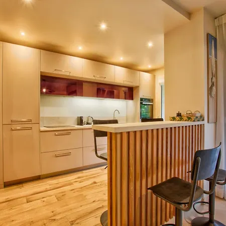 Апартаменты Lovely Flat With Private Garden