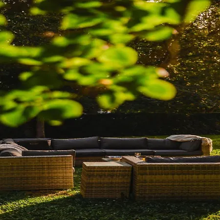 Lovely Flat With Private Garden Апартаменты Довиль