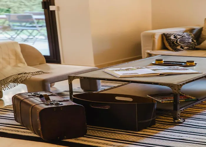 Lägenhet Lovely Flat With Private Garden